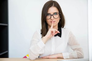 Como trair sem ser descoberta 5 dicas importantes